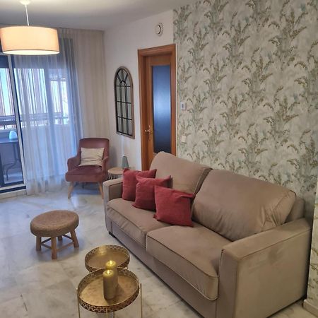 Holidays2Malaga Ayala 450 Mts From Beach & Terrace Exterior photo