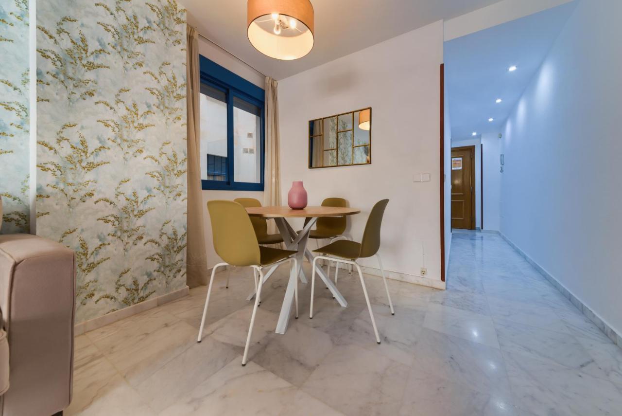 Holidays2Malaga Ayala 450 Mts From Beach & Terrace Exterior photo