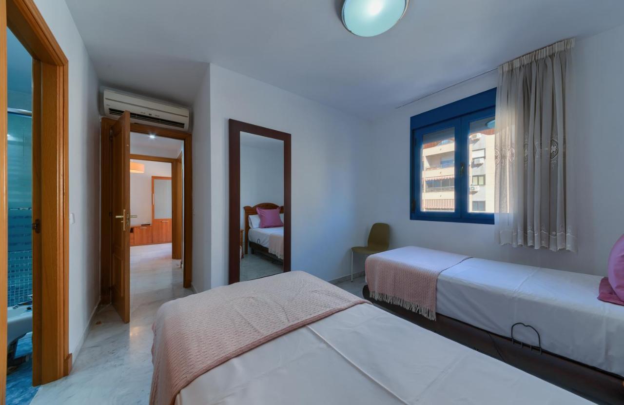 Holidays2Malaga Ayala 450 Mts From Beach & Terrace Exterior photo