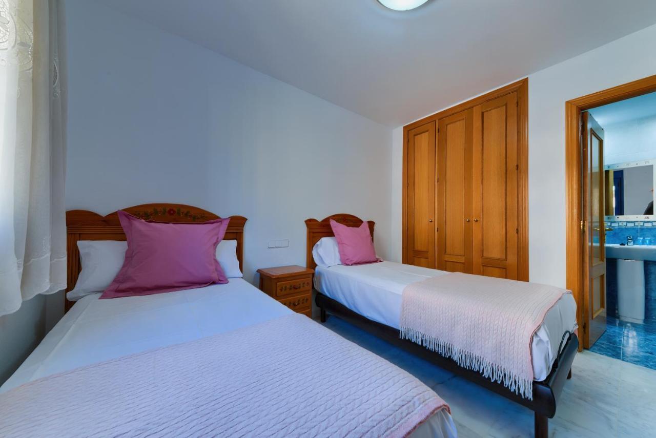 Holidays2Malaga Ayala 450 Mts From Beach & Terrace Exterior photo