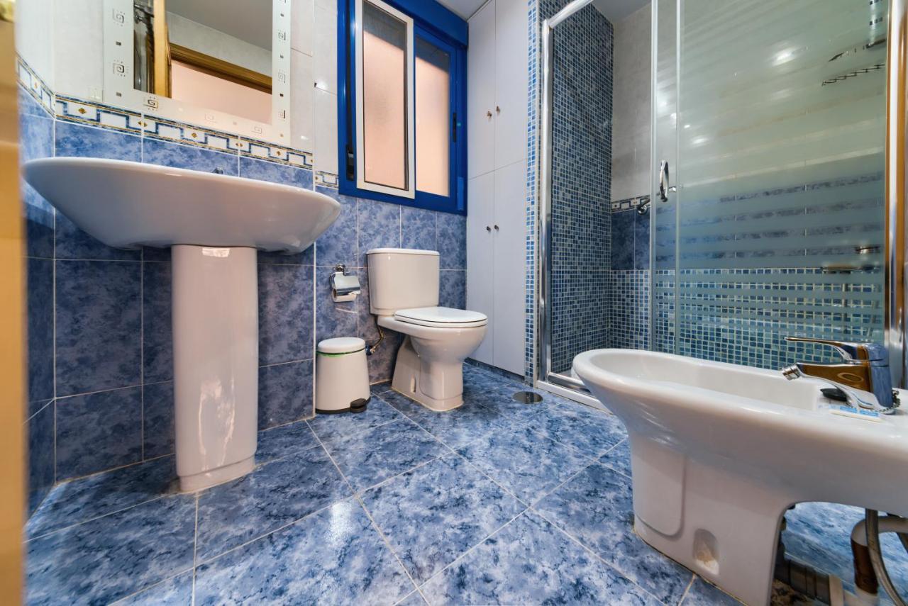 Holidays2Malaga Ayala 450 Mts From Beach & Terrace Exterior photo