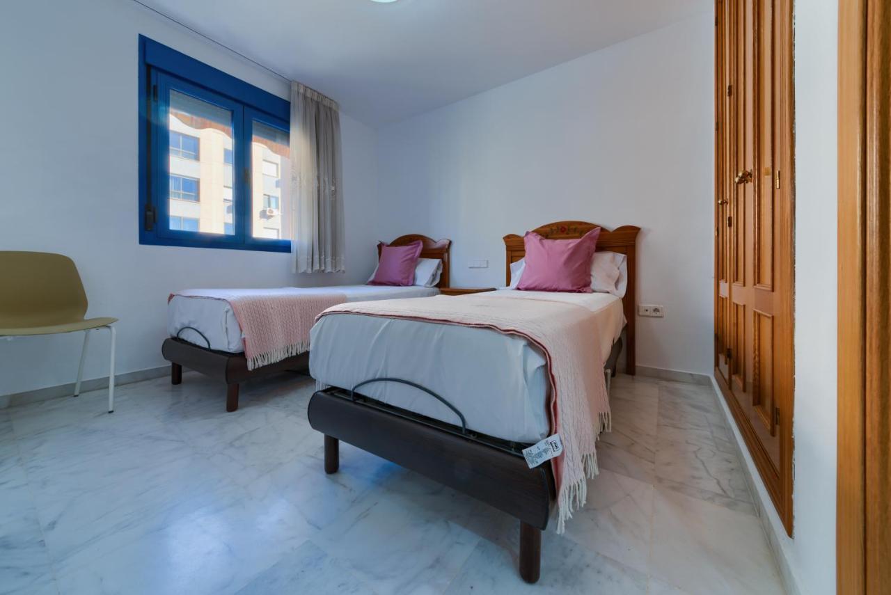 Holidays2Malaga Ayala 450 Mts From Beach & Terrace Exterior photo