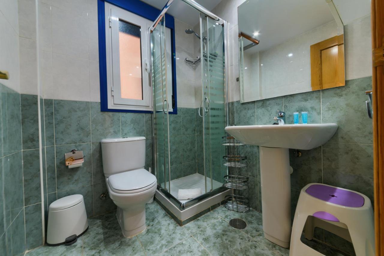 Holidays2Malaga Ayala 450 Mts From Beach & Terrace Exterior photo