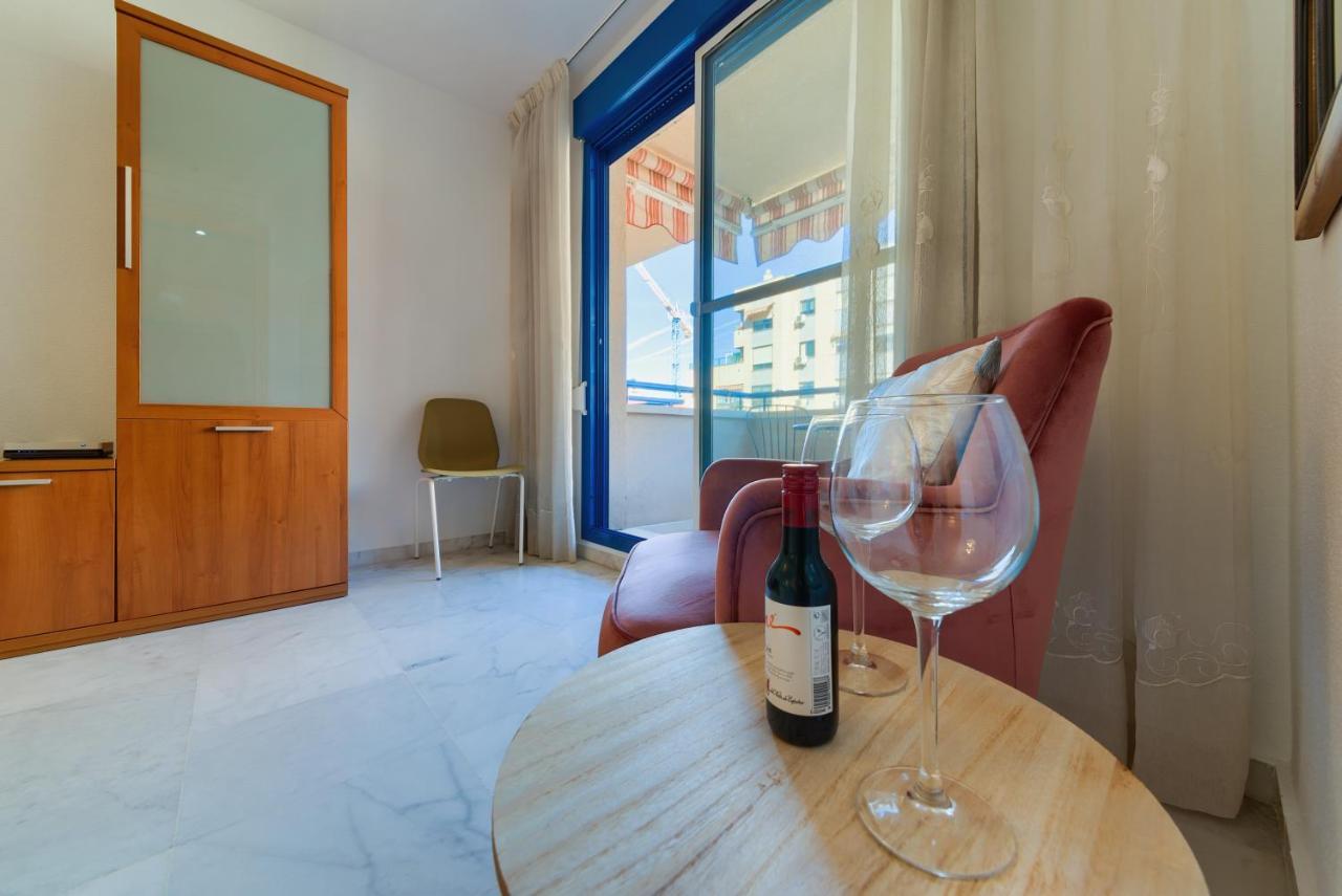 Holidays2Malaga Ayala 450 Mts From Beach & Terrace Exterior photo
