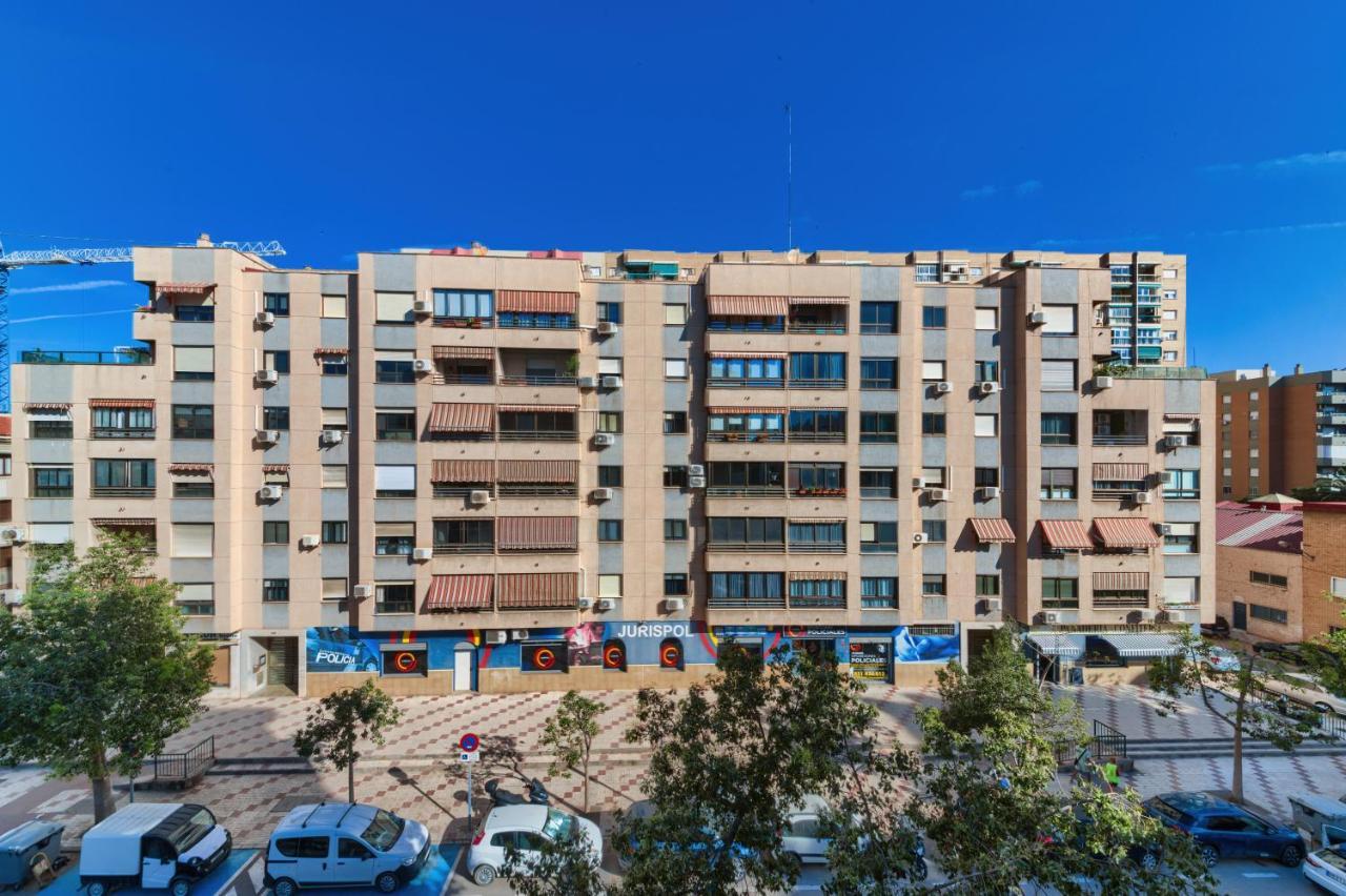 Holidays2Malaga Ayala 450 Mts From Beach & Terrace Exterior photo